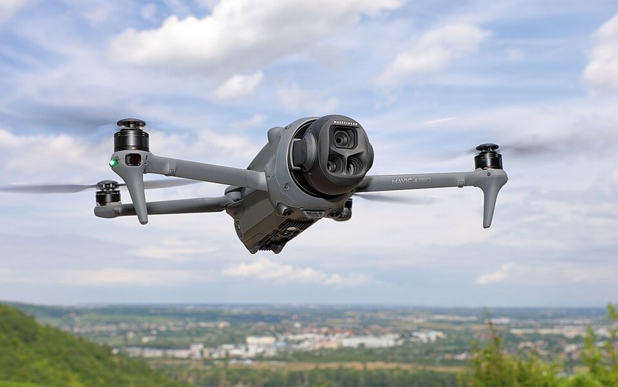 DJI Mavic 4